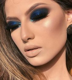 Y2k Makeup Products Make Up Color, Makeup Classes, Makeup Tip, Makeup Guide, Blue Eyeshadow, Eye Makeup Tips, Makeup Forever, Makeup Goals