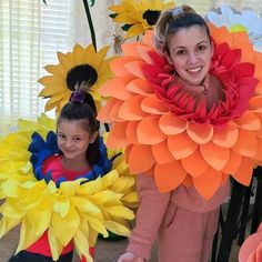 "Costume Flowers /Size listed in diameter/ Foam flowers. Price listed for ONE FLOWER. On the picture flowers 26\" in diameter.  Made to order only /Custom colors, type and size. Custom orders accepted. What makes us the best choice? Materials: We offer you great flowers from the beautiful EVA foam material. High quality Foam without scent They are Washable!   Each flower is completely handmade and unique www. angelaalecarts.com https://angelaalec.etsy.com https://www.facebook.com/AngelaAlecArtGa Diy Flower Costume Women, Flower Pot Costume, Roses Bush, Flower Props, Flower Costume, Theater Design, Diy Costumes Kids, Diy Halloween Costumes For Kids, One Flower