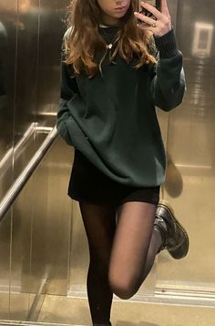 City Fall Aesthetic Fashion, Autumn Clothes Aesthetic Vintage, Green Fall Aesthetic Outfits, Formal Black Mini Skirt Outfit, Mini Skirt Fall Outfit Aesthetic, Basic Modern Outfits, Sixth From Outfit, Jazzy Le Outfits, Casual Cool Outfits Aesthetic