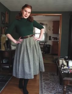 The lovely Rachel Maksy Christmas Vintage Outfit, Vintage Christmas Outfits, Rachel Maksy Outfits, Rachel Masky, Rachel Maksy, History Bounding, Academia Style, Cottagecore Outfits, Look Plus Size