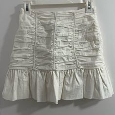 Nwt Cute Flattering Mini Skirt Xs White Ruched Flowy Skirt, Linen Mini Skirt, Zara Skirts, Buy List, Zara White, Mini Skirt, Womens Skirt, Mini Skirts, Color White