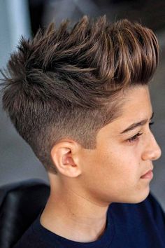 Perfect Back-to-School Boys Haircuts to Kickstart the Year! ★ Tapered Edgy Look Popular Boy Hairstyles, Teen Guys Haircuts, Cool Hairstyles For Boys, Hairstyles For Teenage Guys, Teen Boy Haircut, Teenage Hairstyles