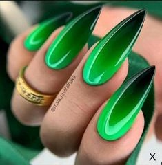 Green Halloween Nails Acrylic, Green And Black Nail Art, Summer Stiletto Nails Ideas, Wild Nail Art, Swirl Nails, Neon Green Nails, Abstract Nail, Green Nail Art, Gothic Nails