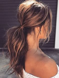 Messy Ponytail Hairstyles, A Ponytail, Penteado Cabelo Curto, Brown Blonde Hair, Medium Length Hair, Wedding Hair And Makeup, Great Hair, Length Hair, Ponytail Hairstyles