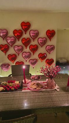 Birthday Decoration Ideas For Girlfriend, Valentine Day Ideas For Him, Boyfriend Birthday Surprise Room, February Esthetic, Valentines Photo Wall, Romantic Birthday Decorations, Anniversary Set Up, Valentine’s Day Engagement Party, Valentines Day Party Decor