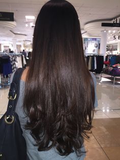 long dark layers Long Brunette Hair With Long Layers, Long Dark Straight Hairstyles, Long Layers On Thick Long Hair, Subtle Layers For Long Hair, Long Hair Layers Unstyled, Super Long Layered Hair, Long Layers Unstyled, Long Layers U Shape, Brown Long Hairstyles