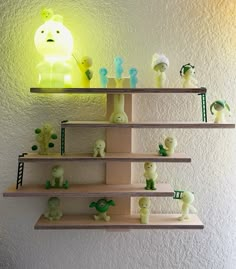 smiskis + ikea ladder shelf Ikea Ladder Shelf, Ikea Ladder, Ikea Toys, Toy Shelves, Ikea Shelves, Bedroom Items, Dreams Beds