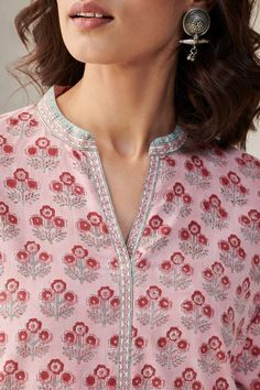 Short Frock Fashion, Cut Work Blouse, Farida Gupta, Cotton Suit Designs, Kurtas For Women, Womens Pants Design, New Kurti Designs, Deepika Padukone Style, Churidar Designs