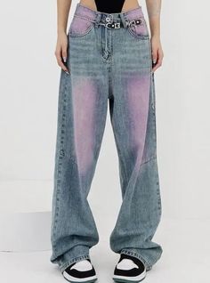 𝔇𝔢𝔱𝔞𝔦𝔩𝔰: Style: Y2k, Vintage, Streetwear Material: Denim With their soft purple distressed color and wide-leg silhouette, these pants are the epitome of cool and casual style. Enjoy free shipping with a purchase of over 80$ Model wears m with 5'5, 108 lb SIZE LENGTH WAIST HIPXS 09 in 24 in 34 inS 40 in 25 in 35 inM 40 in 27 in 37 inL 41 in 28 in 38 inXL 41 in 30 in 40 inXXL 42 in 31 in 42 inItem measured by hands may have 1-2 in differences.SIZE LENGTH WAIST HIPXS 100 cm 60 cm 86 cmS 101 cm 6... Baggy Jeans For Women, Ripped Denim Pants, Denim Decor, Oversized Jeans, Long Trousers, Soft Purple, Crop Top Sweater, Streetwear Y2k, Ripped Denim