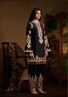 Stylish Designer Dresses, Black Silk Kurta, Rimple Harpreet, Black Pakistani Dress, Black Kurta, Pakistani Fashion Casual