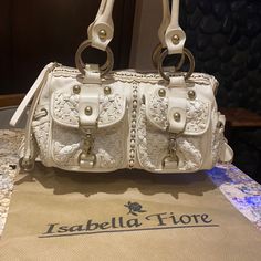 Heavy Duty Leather Bag! Great Cream Color Perfect For Any Fall Outfit! Elevates Any Look. Purse Essentials, Cream Color, Leather Bag, Fall Outfits, Bag Lady, Cream, Women Shopping, Leather, Color