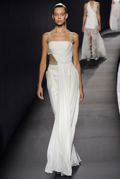 Vionnet Spring 2015 Ready-to-Wear Fashion Show - Anna Zanovello (WM) 2015 Fashion, Spring Summer 2015, Fashion Week Spring, Spring Summer Fashion, Paris Fashion, Runway Fashion, Paris Fashion Week, Strapless Dress Formal