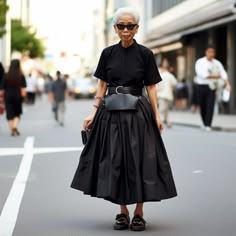 HEDONISMLOST x DIALCUBE on Instagram: “#yohjiyamamoto #yayoikusama #cdg #kusamapumpkins #commedesgarconsshoes #commedesgarcons #isseymiyake #pleatsplease #sanaaarchitects…” Maison Margiela Street Style, Japan Women Style, Yohji Yamamoto Aesthetic, Japanese Oversized Fashion, Japanese Fashion Women Casual, Japanese Style Outfits, Japanese Fashion Street, Japanese Outfits Street Style, Tokyo Streetwear