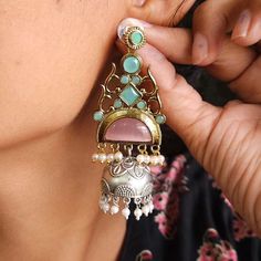 Dual tone antique jhumka earrings #dualtone #antiquejhumka #onlineshopping #shopnow To order kindly DM @mysticjoules.co (Whatsapp Link in bio) #lightweightjhumka #dualcolour #indianjewellery #shopping #weddingjewellery #shoponline #silverpolishjhumka #silveralikejewellery #navratrajewellery #jewellery2024 #hasli #fusionjewellery #delhi #india #indianjewellery #mysticjoulescollection #bangles #silveralikeearrings #jhumkas #durgapoojajewellery #oxidisedsilver Jhumka Earrings, Indian Jewellery, Wedding Jewelry, Shop Now, Bangles, Jewelry Necklaces