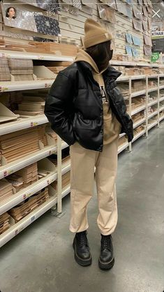 Oxford Winter Outfit, Gen Z Winter Fashion, Very Cold Winter Outfits, Seattle Outfits, Neutral Ootd, Streetwear Poses, Trip Fits, Thrift Ideas, Work Ootd