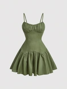 Verde Militar Casual Collar Sem Mangas Tecido Simples Suspensório Embellished Não elástico  Roupas Femininas Green Short Dress, Army Green Dress, Tailored Clothes, Classy Prom Dresses, Couture Mode, Sweet Dress, Dress And Heels, Looks Vintage