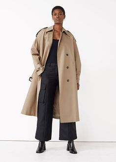 19+ New Balance Outfit Ideas You'll Love in 2024 (550, 574, ...) Black Trenchcoat, Perfect Capsule Wardrobe, Workwear Essentials, Coat Trends, Black Slip Dress, Belted Trench Coat, French Women