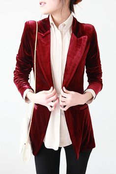 Velvet Trend, Mode Tips, Christmas Look, Blazer Outfit, Elegante Casual, Velvet Blazer, Inspiration Mode, Looks Style, Mode Inspiration