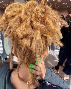 Dyed Faux Locs, Dyed Loc Ideas, Natural Locs Hairstyles For Women Short, Short Locs Aesthetic, Loc Skunk Stripe, Locd Hair Styles, Loc Journey Before And After, Natural Locs With Curly Ends, Two Tone Locs