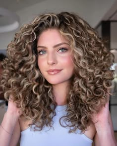 Embrace Your Waves: 39 Curly Shag Haircut Ideas for a Chic Look Aesthetic Curls, Rezo Cut, Best Hairstyles For Round Faces, 5 Hairstyles, Shag Haircut Ideas, Curly Shag Haircut, Curly Haircut