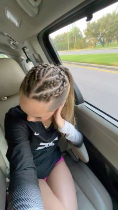 Cool Hairstyles For Sport, Braid Volleyball Hairstyles, Winter Volleyball Outfit, Cornrow Hairstyles For Sports, Braid Going Back, Hair Inspo For Volleyball, Braided Hairstyles For Soccer, Braided Running Hairstyles, Crazy Sports Hairstyles