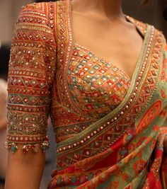 Hair Garland, Blouses Designs, Bridal Sarees South Indian, Fashion Show Dresses, Dresses Traditional, Indian Saree Blouse, Trendy Blouse, Saree Designs Party Wear