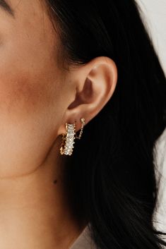 Ignis Baguette hoop earrings are perfect for adding chic sophistication to any look. Uniquely crafted from gold, these earrings are water and tarnish resistant, making them a stylish and durable choice. Whether you're dressing up or dressing down, these earrings are the perfect way to elevate any outfit. MATERIAL: 18k PVD Gold plated, Stainless steel, Cz SIZE: 8 cm * 8 cm * 1 cm Water resistant, tarnish resistant, hypoallergenic, & nickel/lead free. Chic Statement Earrings, Baguette Hoop Earrings, Baguette Earrings, Unique Hoop Earrings, Baguette Earring, Thick Hoop Earrings, Butterfly Wing Earrings, Prom Accessories, Open Hoop Earrings