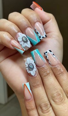 Nail Designs Western Country, Western Graduation Nails, Western Short Nails, Country Themed Nails, Vaquera Nails, Western Nails Acrylic, Short Western Nails, Cowgirl Nails, Regular Nails