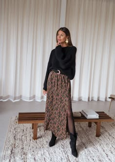 Black Bridget Floral Skirt – Easy Clothes North America Winter Hippie Outfits, Mass Outfit, Long Skirt Winter, Clothes Europe, Skirt Outfit Fall, Fall Skirt, Skirt Outfits Fall, Long Maxi Skirt, Long Skirt Outfits