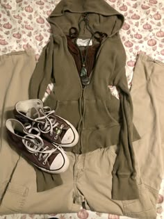 Fit Ideas Grunge, Downtown Core Outfit, Dpi High School, What To Wear To The Movies, Fall Grunge Outfits, Clothing Inspo Aesthetic, Clothes Aesthetic Girl, Winter First Date Outfit, Downtown Fits