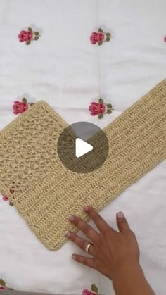 a video demonstrating how to crochet a rug