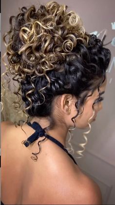 Curly Updo Bridesmaid, Curly Hair Updo Wedding, Bridesmaid Hair Inspo, Super Curly Hair, Hair Doo, Crimped Hair, Messy Updo, Curly Hair Updo