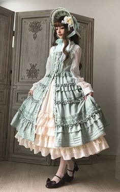 Gaun Abad Pertengahan, Lolita Outfits, Classic Lolita, Old Fashion Dresses, Quirky Fashion, Kawaii Dress, Japanese Street Fashion, Alternative Outfits, Fashion Design Clothes