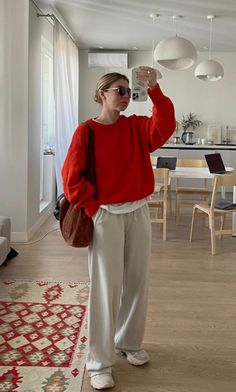 Red Sweater Outfit, Latina Outfits, Stile Hijab, Nashville Outfits, Looks Party, Dinner Outfits, Red Sweater, Brunch Outfit, 가을 패션