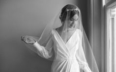 How to layer wedding veils and headpieces | Tania Maras Classic Wedding Updo, Updos Bridal, Loose Updo, Beaded Hair Pins, Floral Hair Pins, Romantic Updo