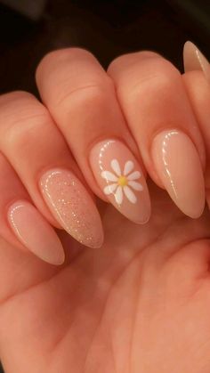 Nails Yellow, Short Acrylics, Daisy Nails, Colorful Nails, Her Nails, Almond Acrylic Nails, Cute Gel Nails, Short Acrylic Nails Designs, Pretty Acrylic Nails