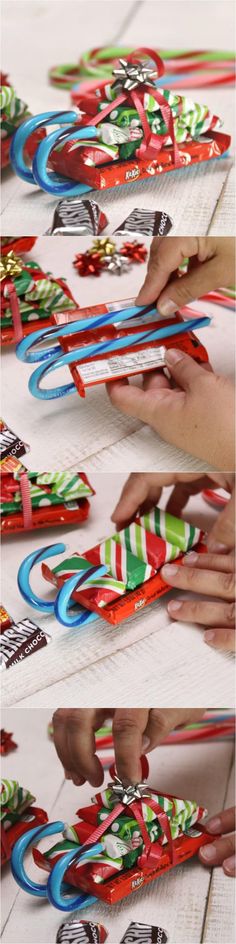 How to Make Candy Cane Sleighs with Candy Bars for Christmas! These make the best DIY Christmas gifts! Perfect for teachers, friends and family! Joululahjat Diy, Candy Cane Sleigh, Diy Holiday Gifts, Candy Bars, Christmas Goodies, Noel Christmas, Homemade Christmas, Xmas Crafts, Diy Holiday