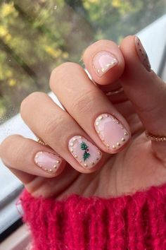 Short Christmas Nails, Festive Christmas Nails, Candy Cane Nails, Holiday Nails Christmas, Red Christmas Nails, Christmas Gel, Cute Christmas Nails