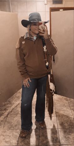 Punchy Western Outfits Winter, Cute Western Outfits Women Casual, Western Outfits Winter, Cold Western Outfit, Comfy Western Outfits, County Fits, Punchy Fashion, Winter Western Outfits