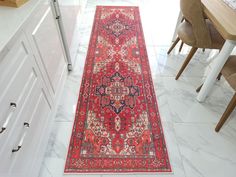 ALIN Runner Red Persian Heriz Runner Rug Coral Vintage - Etsy Red Persian Runner Rug, Hallway Runners Ideas, Victorian Entryway, Entryway Runner, Bohemian Kitchen, Hallway Carpet Runners, Red Runner Rug, Design Hallway, Vintage Bohemian Style