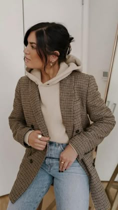 Neutral Winter Outfit, Trendy Outfits 2020, Outfits Neutral, Simple Winter Outfits, Chop Recipes, Chicken Dip, Trendy Outfits Winter, Recipes Crockpot