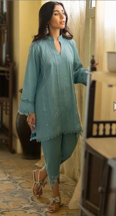 Smart Casual Dress, Lace Dress Design, Simple Kurta Designs, Trendy Shirt Designs, Pakistani Fashion Casual, Kurta Design, Stylish Short Dresses, Kurta Neck Design, Pregnancy Announcements