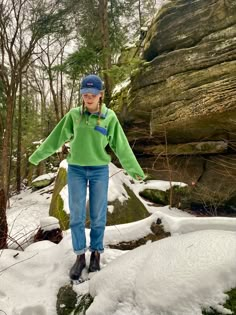 Patagonia Outfits For Women, Patagonia Fleece Outfit Granola, Patagonia Aesthetic Outfit, Trail Mix Outfits, Synchilla Outfit, Patagonia Fleece Outfit Aesthetic, Patagonia Winter Outfit, Patagonia Overalls Outfit, Yardwork Outfit