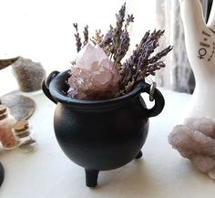 Cast Iron Cauldron, Iron Cauldron, Witchy Crafts, Goth Home Decor, Witch Magic, Season Of The Witch, Theme Halloween