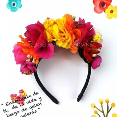 Frida Kahlo Hairstyle, Frida Kahlo Party Decoration, Hair Flowers Diy, Mexican Headband, Mexican Fiesta Birthday Party, Tropical Wedding Dresses, Mexican Themed Weddings, Mexican Paintings