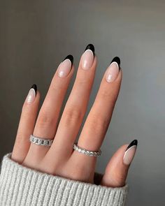 August Outfits, Winter Journal, Easter Fashion, Airbrush App, Manicure Tips, French Tip Acrylic Nails, Fake Nails With Glue