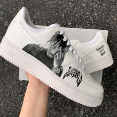 Custom Air Force 1 with a portrait Juice Wrld and the lettering "Legends never die", "Juice Wrld" and "999" * handpainted in Germany * unique and individual manufacturing * waterproof & scratch resistant * 1-2 weeks processing time Same design on shoes with black swoosh (Nike logo): https://www.etsy.com/de-en/listing/1221819586/nike-air-force-1-juice-wrld-custom INDIVIDUAL DESIGN Customizations or a completely own design? Text to me here or on Instagram (@annamarie_diy) ♥︎ Your dream shoes with: Nike Air Force 1 Custom Fabric, Angelus Custom Shoes, Custom White Jordans, Custom Dsmp Shoes, Off White Shoes Custom, King Von Custom Shoes, Custom Air Force 1 Nike Sign, Cricut Air Force Ones, Custom Marvel Air Force 1