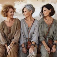 Boho Queens / Inspiration | Sand & Lava Colour Seeds, Outfit Bohemio, Bohemian Fall Outfits, Hippie Women