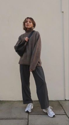 Cute Fits With Sneakers, Basic Blazer Outfit, Womens Japanese Fashion, Nyc Fall Outfits Midsize, Chunky Grey Sweater Outfit, Minimalism Outfit Aesthetic, Uniqlo Fall Outfit, Chunky Sneakers Outfit Winter, Cute Wfh Outfits