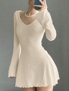 Street Y2k, Knitted Long Sleeve, Mini Dress White, Bodycon Floral Dress, Mini Dresses Online, Dress Beige, Dress Stores Online, Mini Robes, Crop Top Blouse